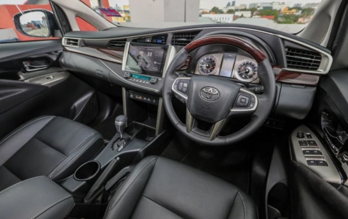 Toyota Innova 2022 bất ngờ nhận loạt nâng cấp 'khủng', giá bán hứa hẹn làm khó Mitsubishi Xpander