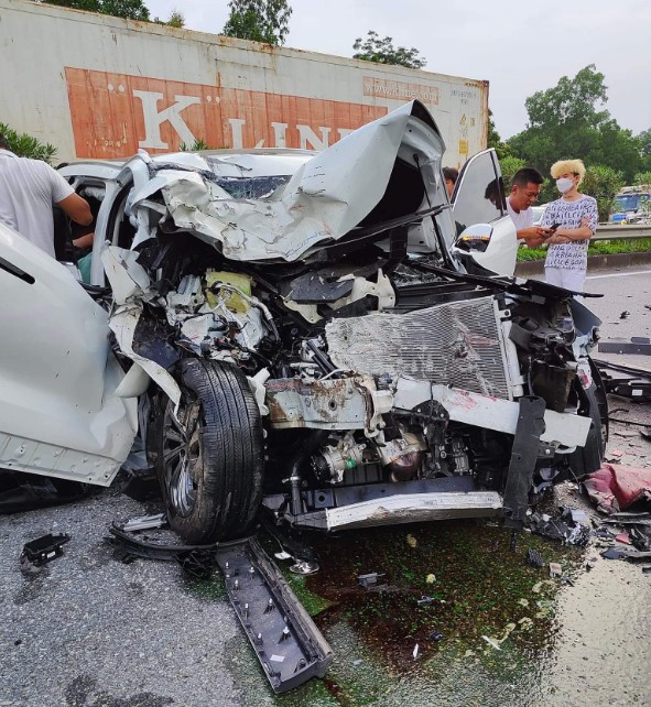 Tin xe 12/9: Beijing X7 nát vụn đầu, bay khoang máy sau cú va chạm; loạt xe số Honda giảm sâu kỉ lục