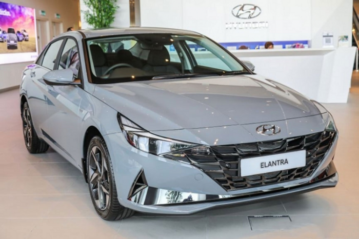 Tin xe 16/9: Rộ tin ông Đặng Lê Nguyên Vũ sắp có thêm 'vợ hai', Toyota Vios 2023 cháy hàng vì quá rẻ