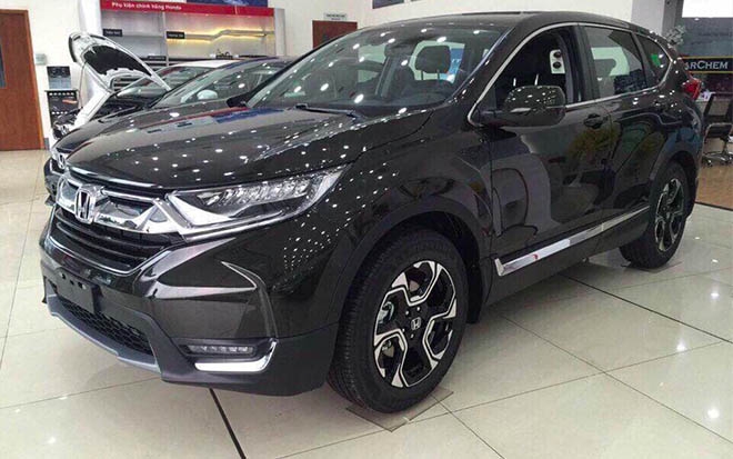 Honda CR-V 2022 nhận ưu đãi tới hơn 200 triệu đồng, giá lăn bánh hấp dẫn khiến Mazda CX-5 'lo ngại'