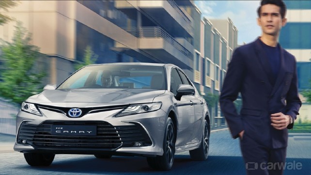 Toyota Camry 2022 phiên bản mới ra mắt với thiết kế lột xác, hé lộ loạt trang bị đứng đầu phân khúc