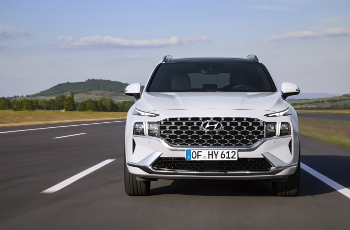 Hyundai SantaFe có thêm bản hybrid với giá hời, mở bán vào cuối tháng 11