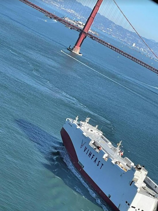 Tàu chở 999 xe VinFast VF8 cập bến San Francisco, chuẩn bị đến tay khách hàng Mỹ
