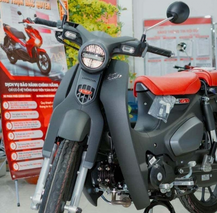 Giá xe Honda Super Cub C125 tiếp tục 'vượt đỉnh', chạm mốc 200 triệu khiến khách Việt ngỡ ngàng