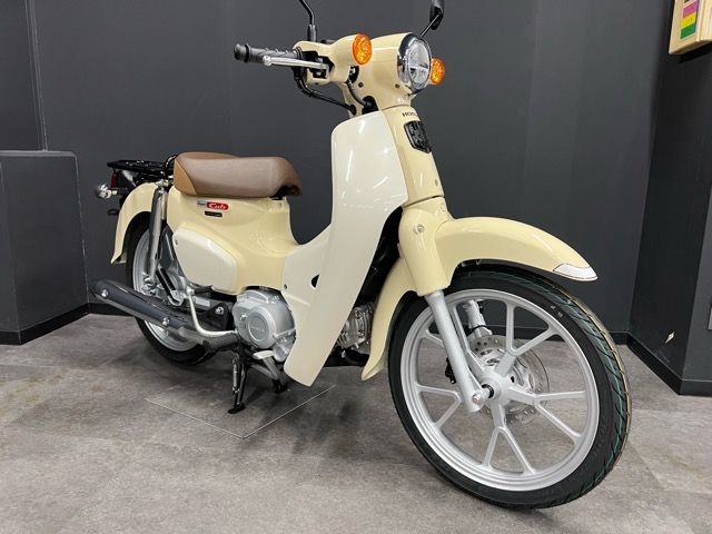 Cận cảnh phiên bản ăn khách nhất của Honda Super Cub 110 2022, mới về đại lý với diện mạo đẹp mê mẩn