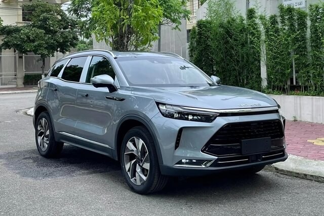 Phá dớp 'xe Trung Quốc', Beijing X7 bất ngờ điều chỉnh giá bán tại Việt Nam khiến Mazda CX-5 'lo sợ'