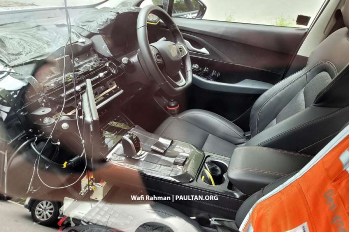'Kẻ áp đảo' Toyota Corolla Cross 2022 chạy thử, rò rỉ loạt tin hot trước thềm mở bán tại Việt Nam