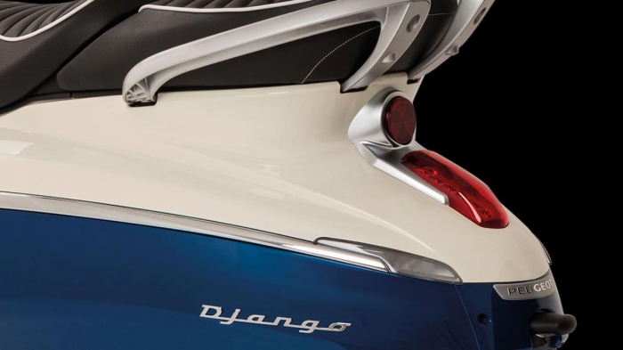 'Kình địch' của Honda SH 150i ra mắt với giá 84 triệu: Thiết kế sang trọng, 'vùi dập' vua tay ga