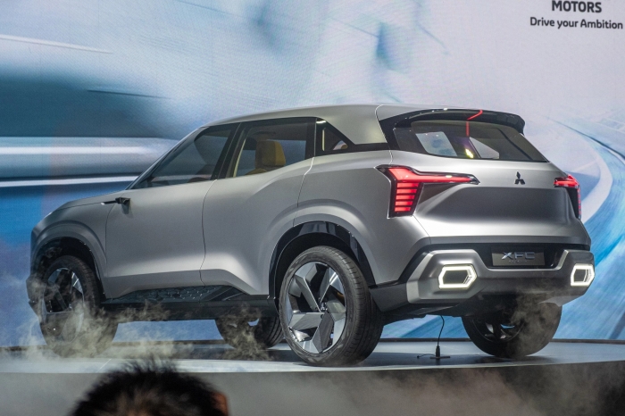 Thiết kế vô thực của Mitsubishi XFC Concept, bán cho khách Việt vào năm tới