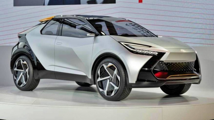Mẫu xe điện Toyota C-HR lần đầu lộ diện thực tế, liệu có thành 'gà đẻ trứng vàng' mới của Toyota?