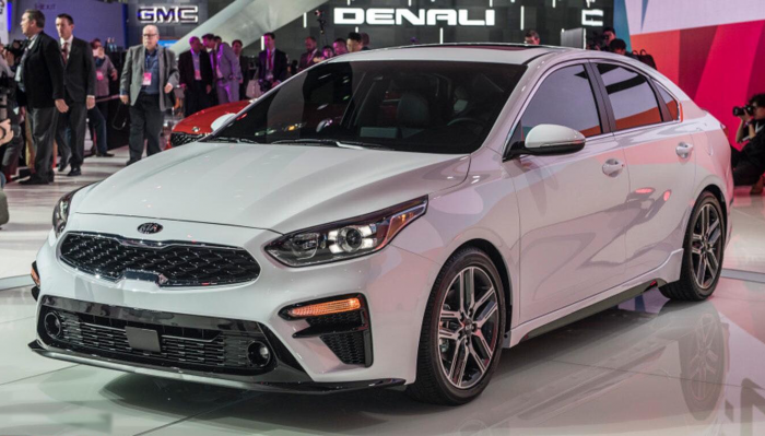 Kia Cerato giảm giá 1