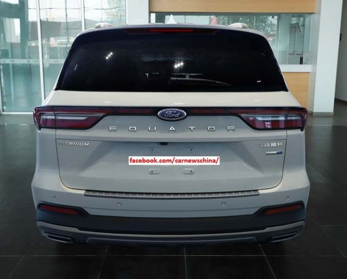 SUV 7 chỗ Ford Equator 2021