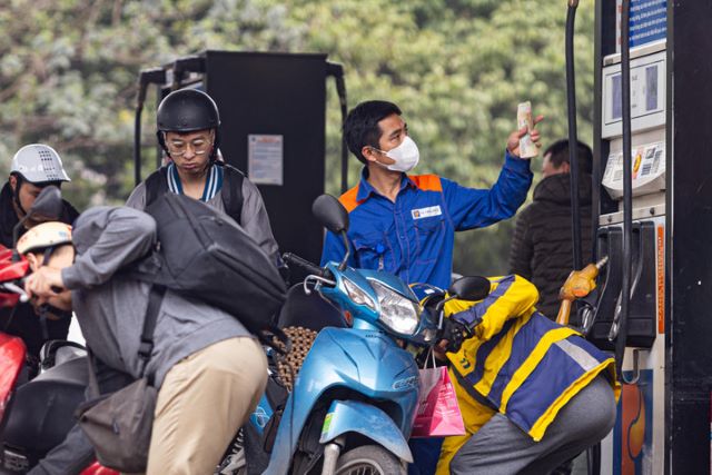 gia-xang-dau-tiep-tuc-di-xuong-anh-minh-duc