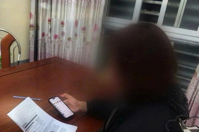 nguoi-phu-nu-bi-tong-tien-qua-mang-trinh-bao-cong-an