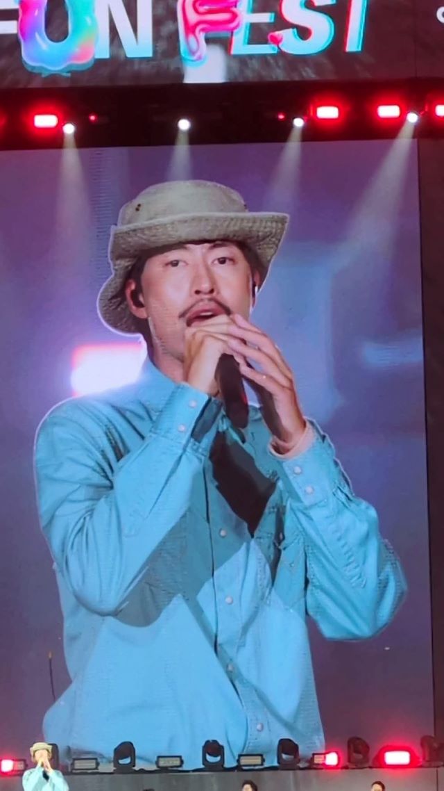 den-vau-bieu-dien-12-12