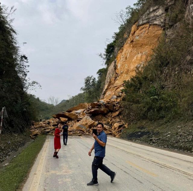 sat-lo-thung-khe-mai-chau