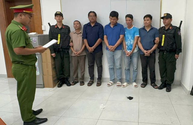 cong-an-khoi-to-cac-doi-tuong