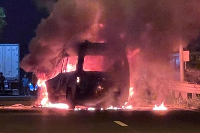 hien-truong-xe-cuu-thuong-boc-chay