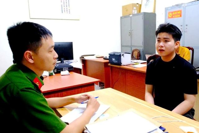 dien-vien-trom-tui-xach-hoa-hau-mexico2-rs