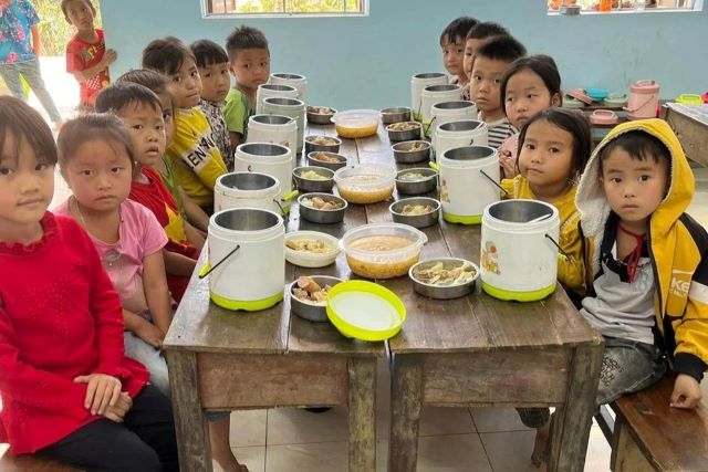 du-an-nuoi-em-bi-to-thieu-minh-bach2rs