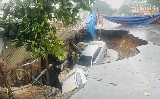 hien-truong-ho-tu-than-da-nang