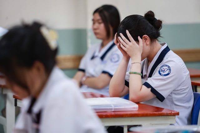 de-van-tot-nghiep-thpt-2026-nhac-den-steve-jobs-thi-sinh-khong-biet-lieu-co-thiet-thoi-2