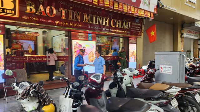 giavangtangnguoidanchenchanmuahang