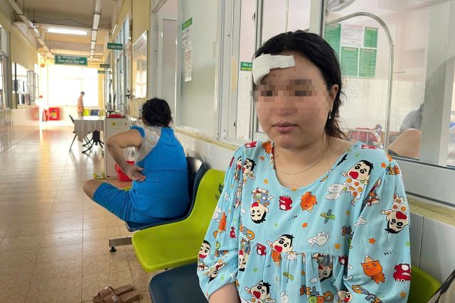 nguoi-phu-nu-khau-4-mui-v&igrave;-bi-hanh-hung