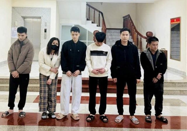 bat-giu-nhom-doi-tuong-danh-bac-online