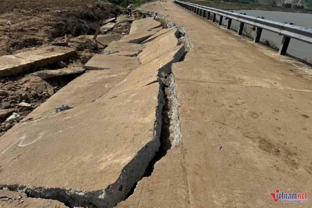 hien-truong-vu-sap-bo-ke-song-ba-khien-4-tu-vong-o-dak-lak-2