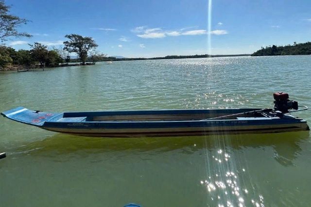 thieu-nien-troi-dat-giua-long-ho-thuy-dien