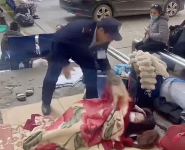 bao-ve-nem-chan-nguoi-nha-benh-nhan