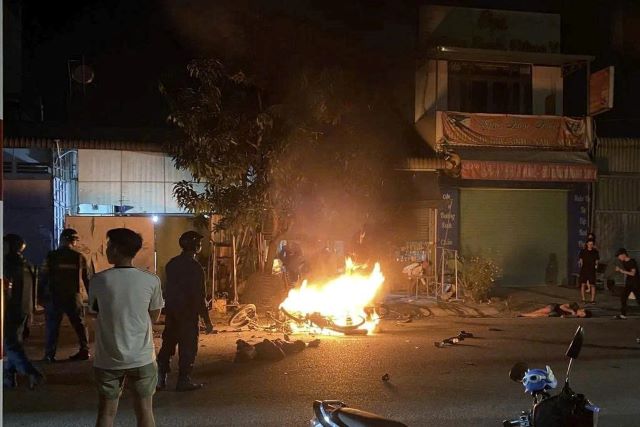 xe-may-tong-nhau-bi-chay