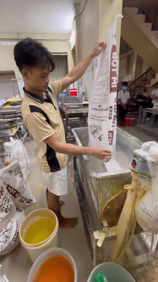 lam-mi-bang-hoa-chat-o-tphcm