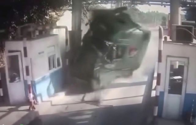 xe-dau-keo-mat-lai-tong-tram-thu-phi-lang-son