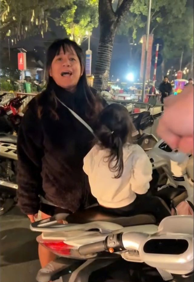 clip-me-bao-hanh-con