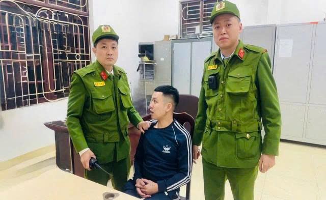 dot-nha-tro-vi-mau-thuan-tinh-cam-