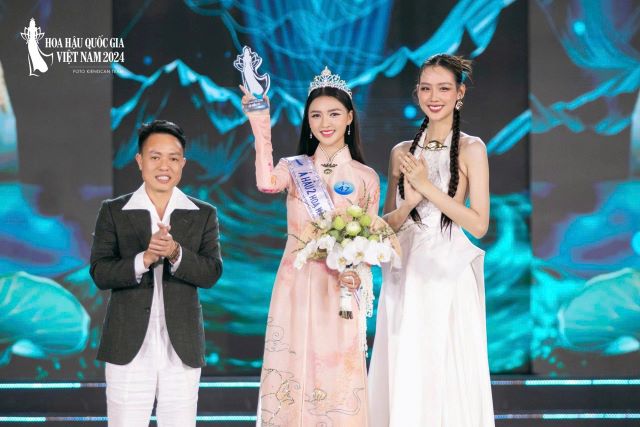 nhan-sac-a-hau-sinh-nam-2003-duoc-ghep-doi-voi-cau-thu-dinh-bac-3