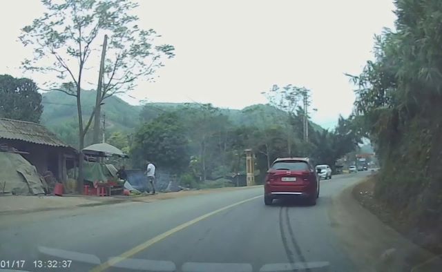 xe-o-to-dung-khuc-cua-mua-ngo