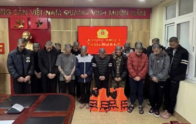 khoi-to-nhom-thanh-thieu-nien-hon-chien-tren-duong-pho