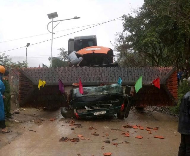 tai-nan-sap-cong-de-len-xe-ben-khien-2-nguoi-tu-vong-1