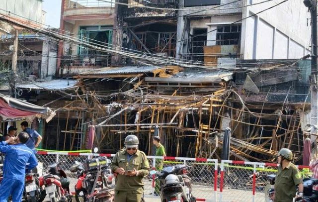 hien-truong-vu-chay-cua-hang-tphcm