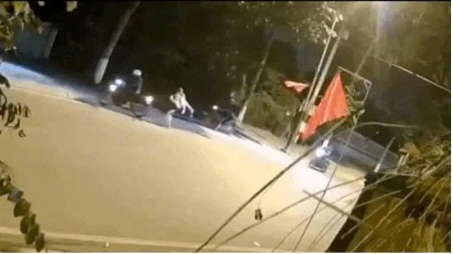 nhom-con-do-vay-chem-thanh-nien-1