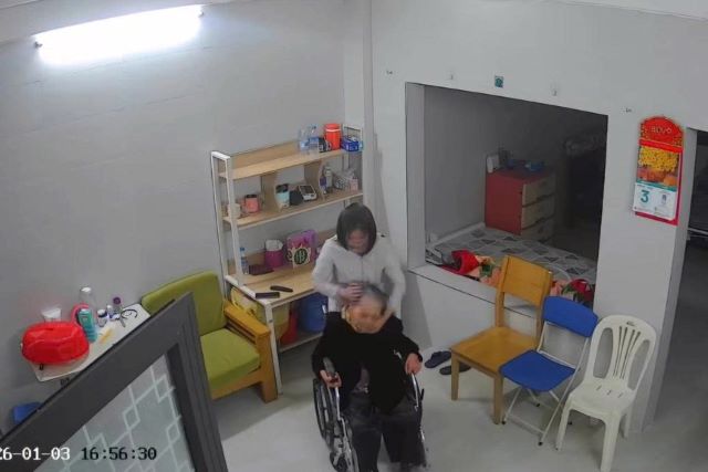 nu-giup-viec-bao-hanh-ba-cu-82-tuoi-o-hn