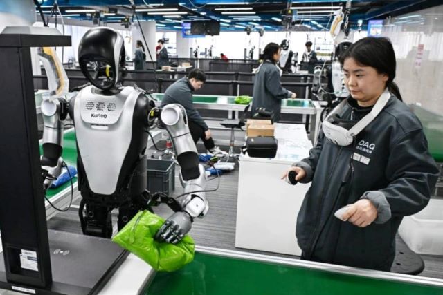 huan-luyen-vien-robot-trung-quoc