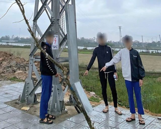 nhom-thieu-nien-trom-day-cap-dien