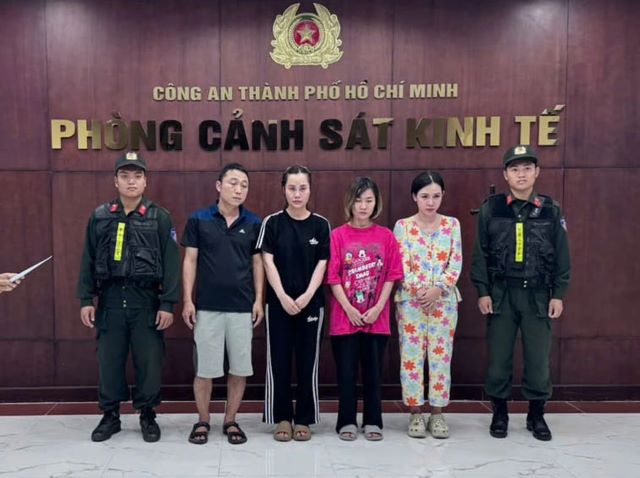 bat-giu-nhom-san-xuat-nuoc-hoa-gia-cac-thuong-hieu-noi-tieng