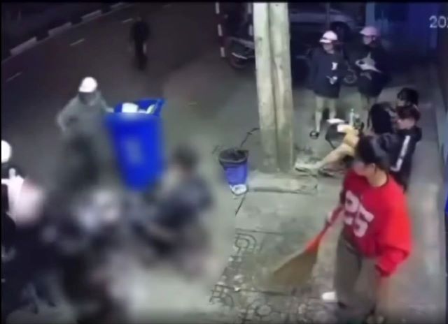 nam-sinh-bi-ban-hoc-danh-tu-vong-vi-cuong-ghen