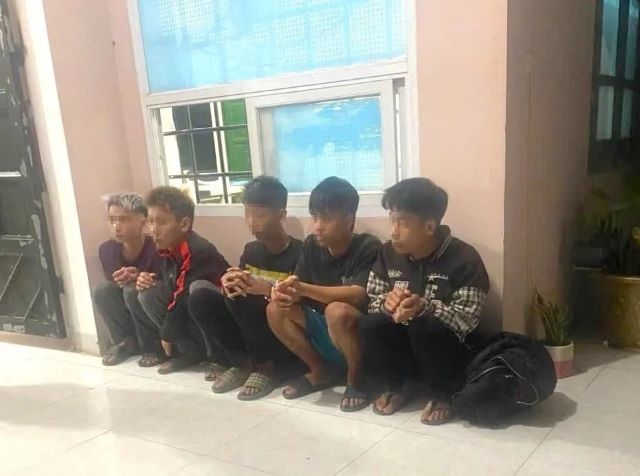 nhom-thieu-nien-gay-roi-trat-tu-cong-cong