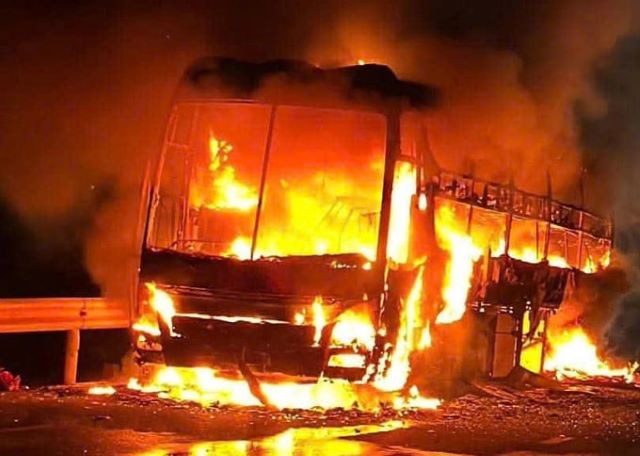 chay-xe-khach-quoc-lo-1